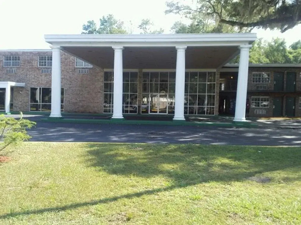 Collegiate Village Inn