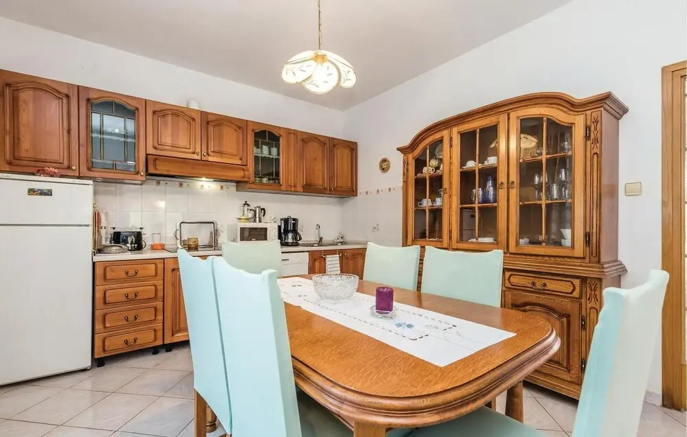 Beautiful Home in Matulji With Wifi and 2 Bedrooms