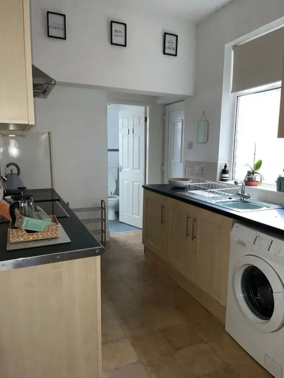 Selston House, Beautiful Cottage Home for 5 Guests, Cul-de-sac on Private Road