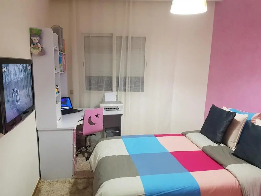 Elegant 2BR, Private Terrace, AC, Fast WiFi & Parking, Maarif