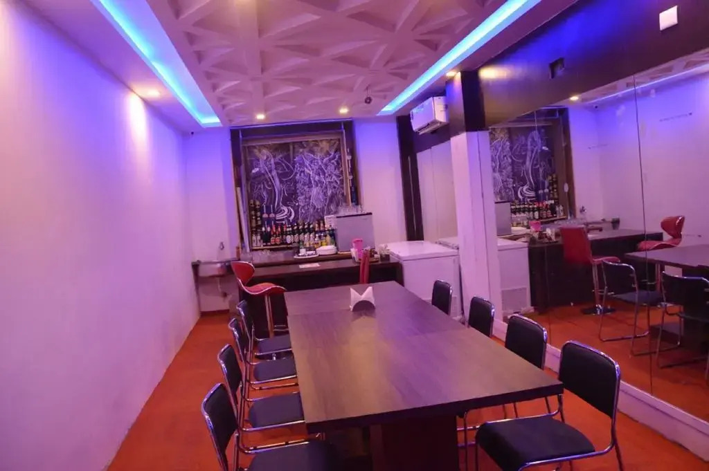 Seamens Club N Hotel
