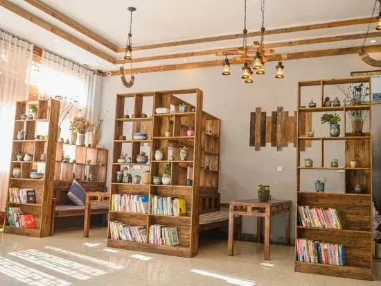 Xiyi Hailuogou townlet Xiaozhu Homestay