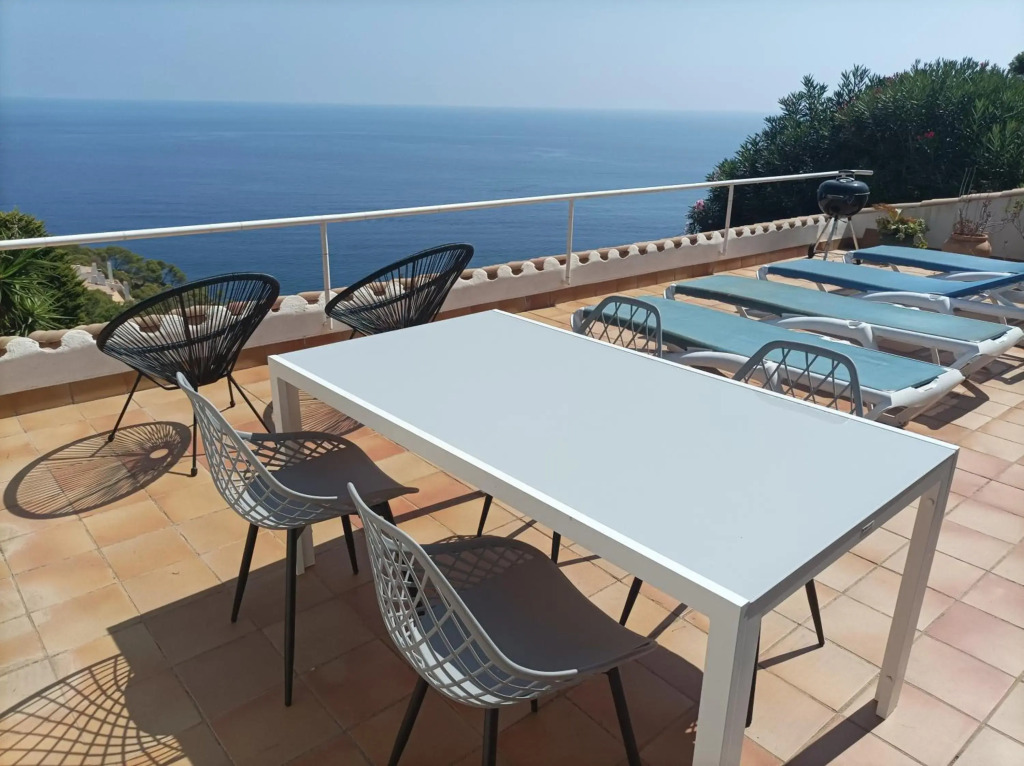 Sol y Mar 8-Maison jumelée avec terrasse, piscine et parking communautaire, surplomb de mer