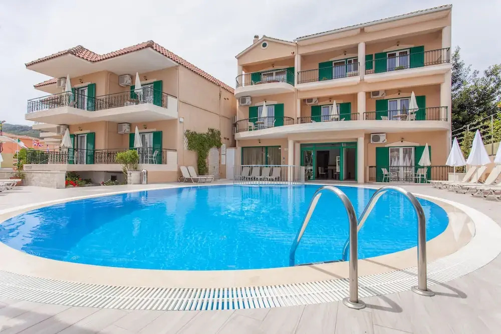 Konstantinos Hotel & Apartments 2