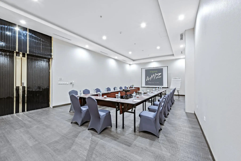 Grand Whiz Megamas Manado