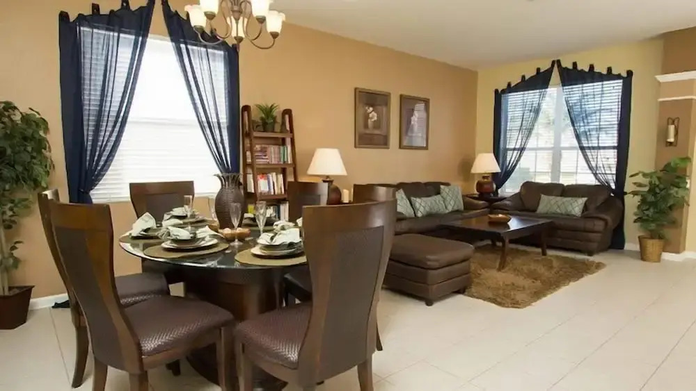 Luxurious 6 Bedroom 4 Bath Villa in Windsor Hills Resort