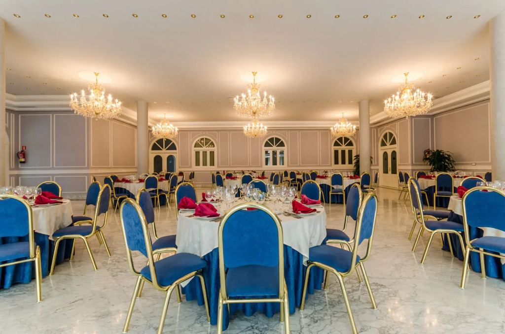 Hotel  Madrid Parla