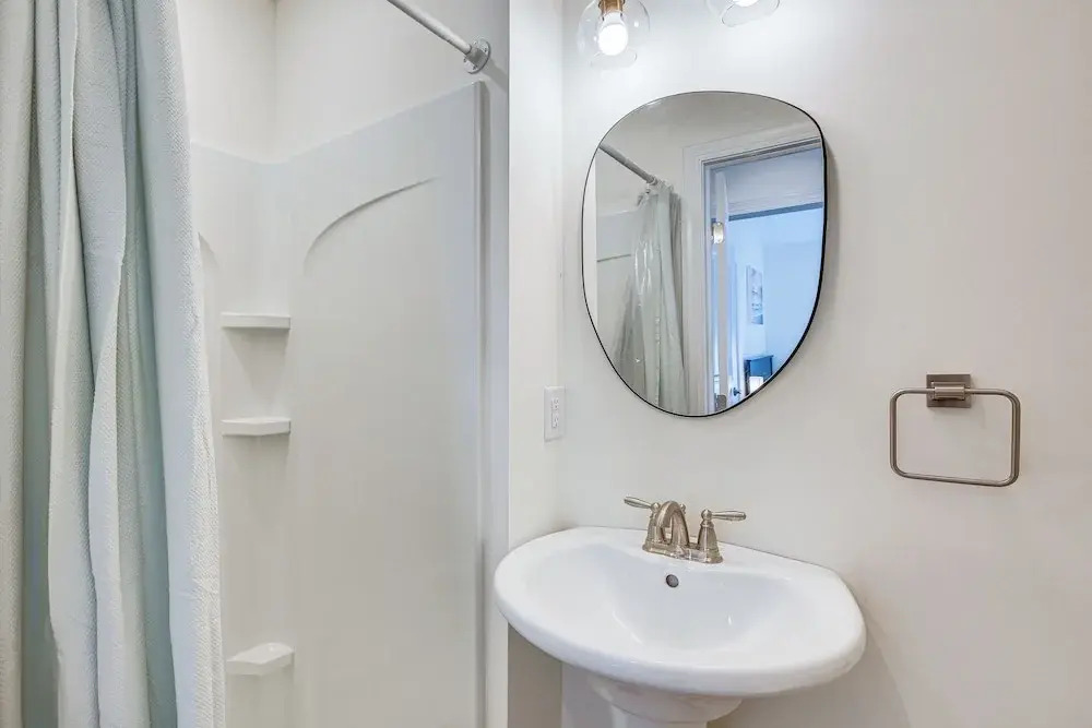 Spacious Wildwood Condo: Walk to Beach!