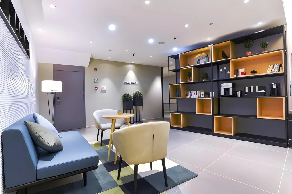 Homeinn Selected Hotel (Wuxi Anzhen East Railway Station RT-Mart)