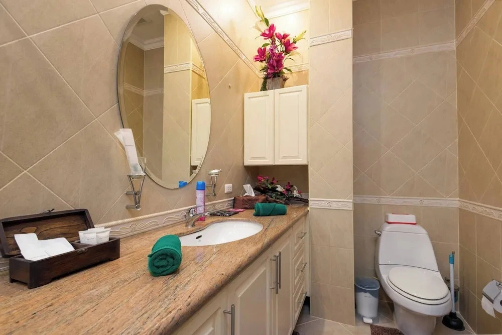 Luxury 2BR Pool Villa Pratamnak Soi5 - 50m to Beach