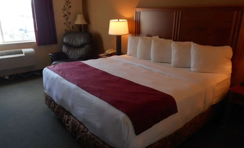 AmericInn by Wyndham McAlester