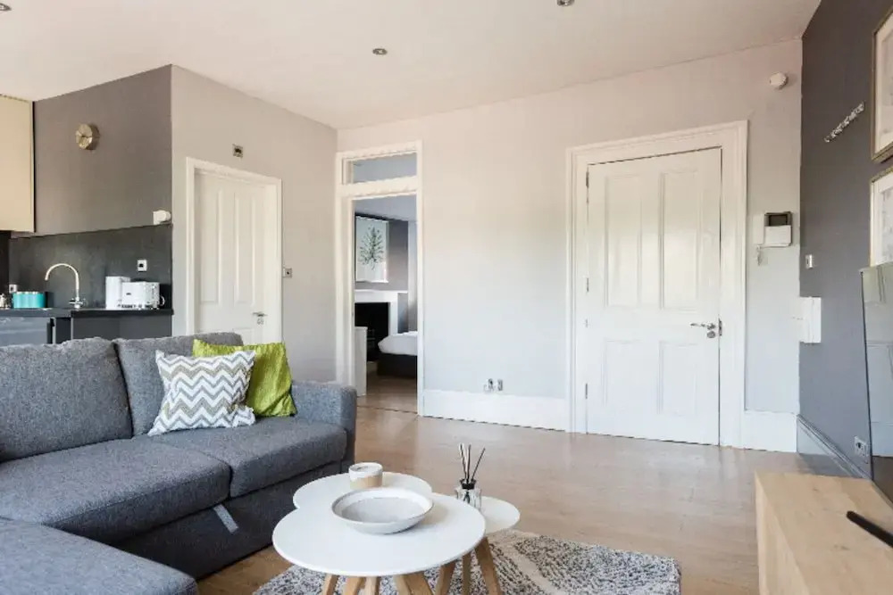 The Riverside Escape - 3bdr in 3 Central Apartments