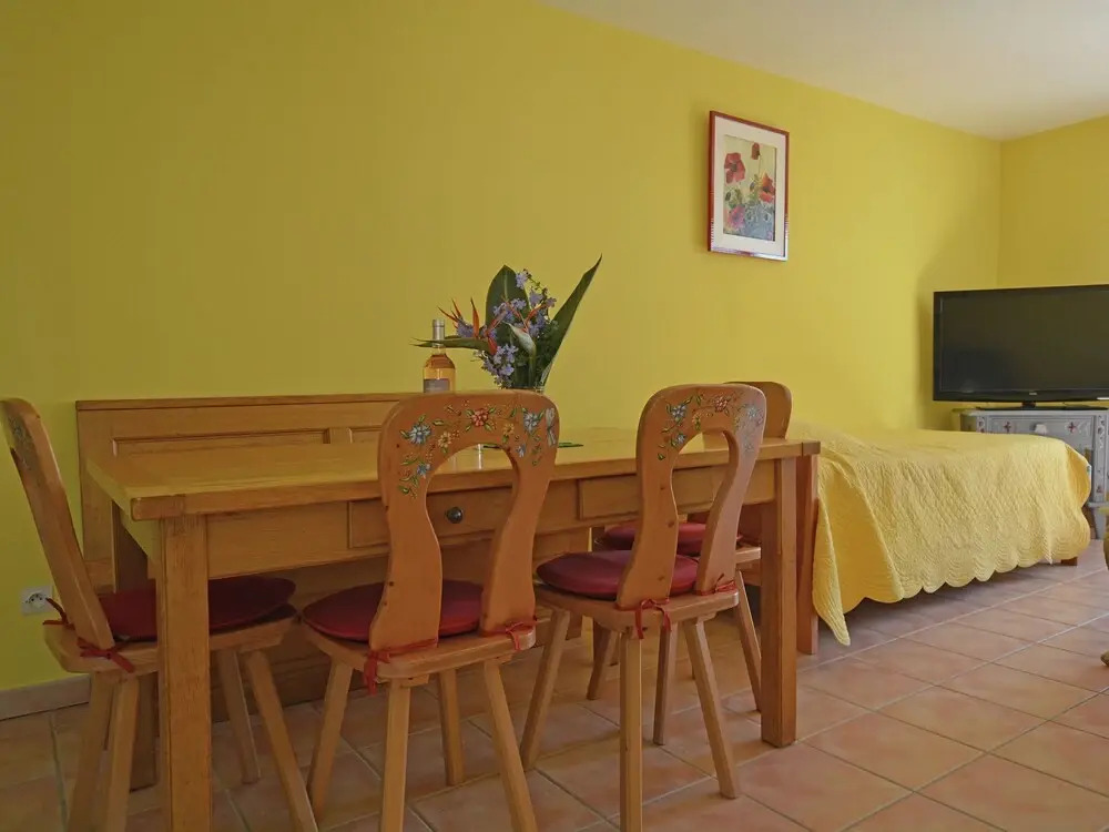 Saint-maximin: Pool & Peace