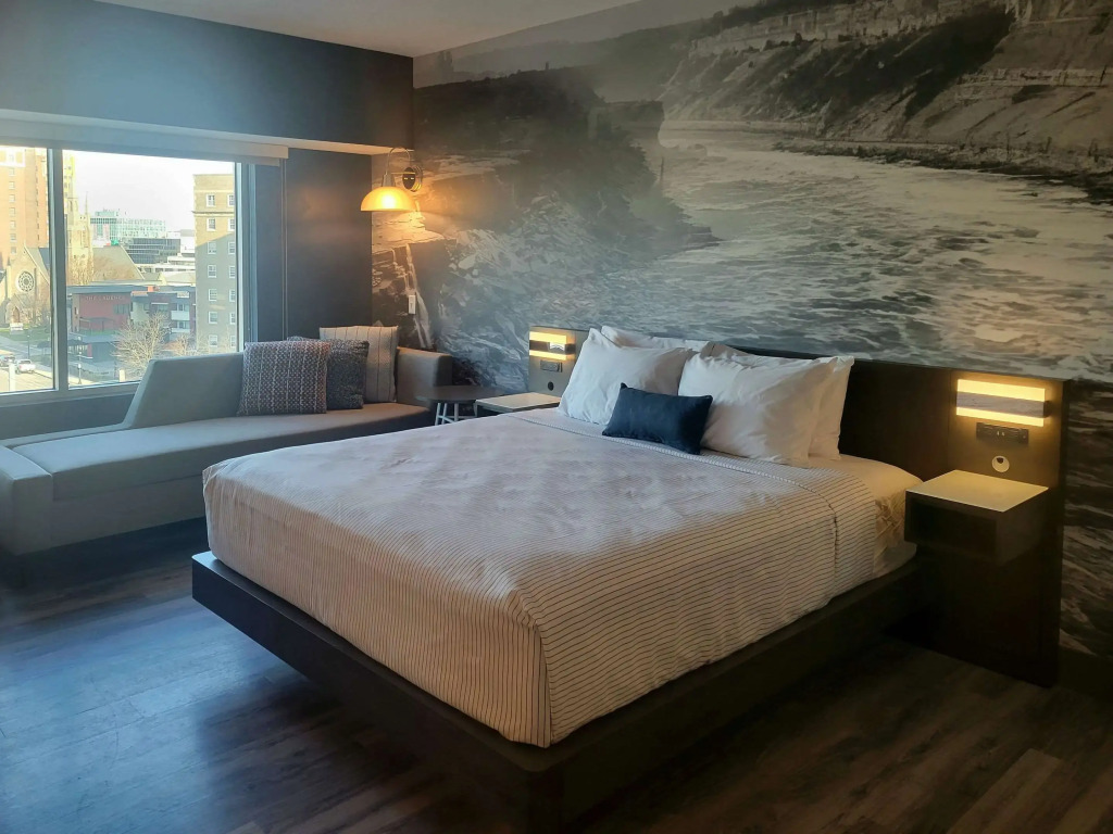 Cambria Hotel Niagara Falls