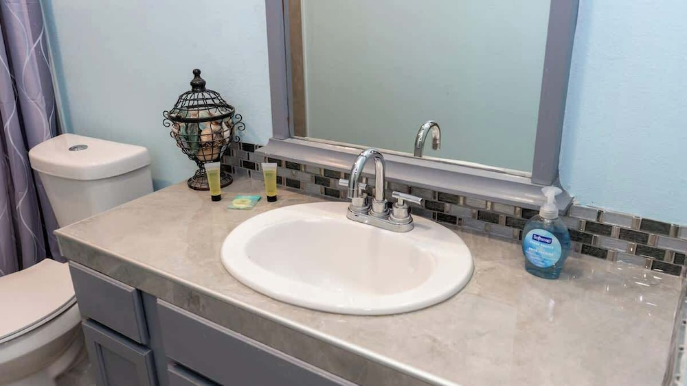 Channelfront - Remodeled - Pool - Boatslips