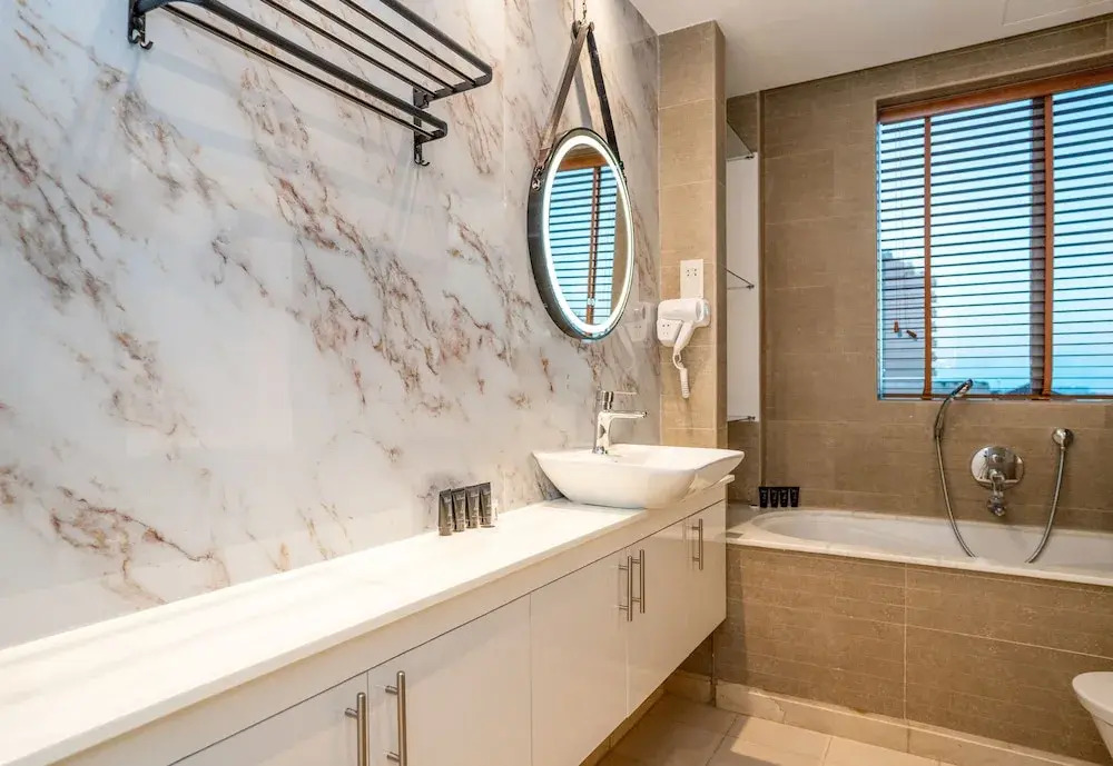 Vacay Lettings - Iris Blue