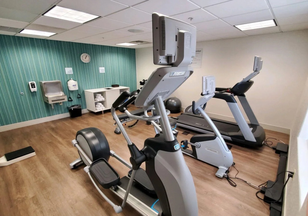 Holiday Inn Express & Suites Phoenix Glendale Dist by IHG
