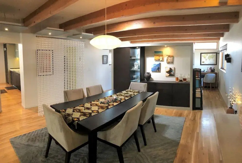 Modern In The Woodbury District 3 Bedroom Home by Redawning