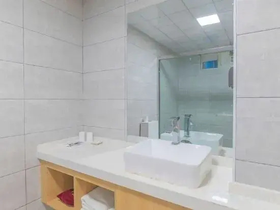 Xinyue Business Hotel