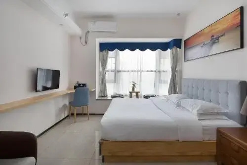 Xin Yue Zhi Lv Hotel