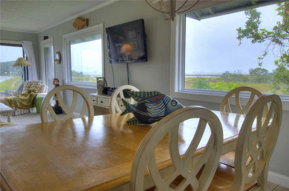 8 1/2 Marina Unit 1