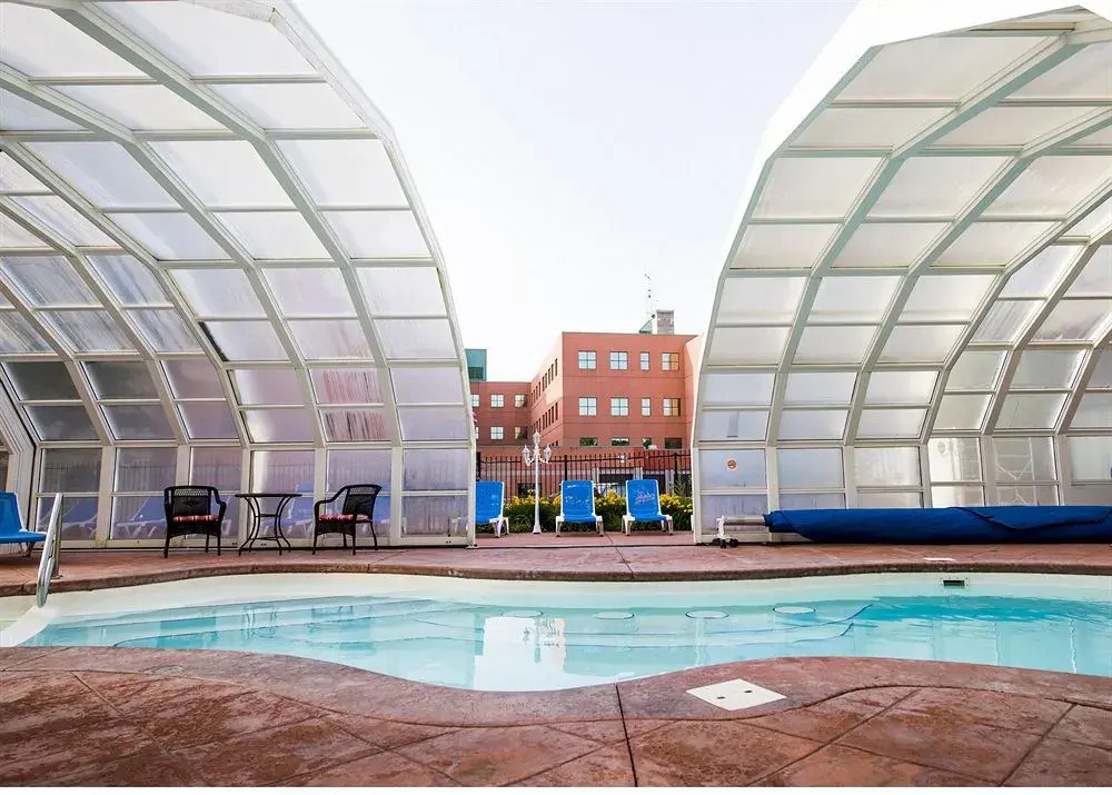 V Hotel & Suites