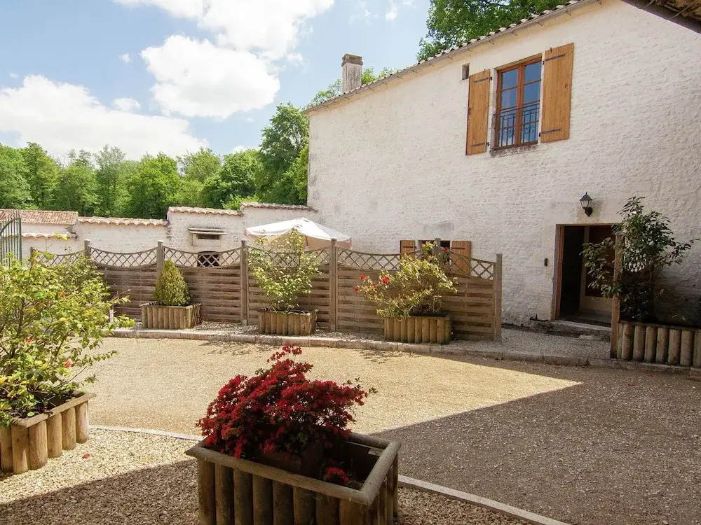 Luxury Apartment With Terrace, Sauna, Tennis, and Heated Pool