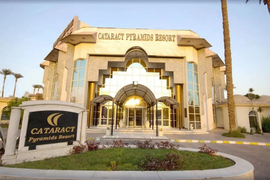 Cataract Pyramids Resort
