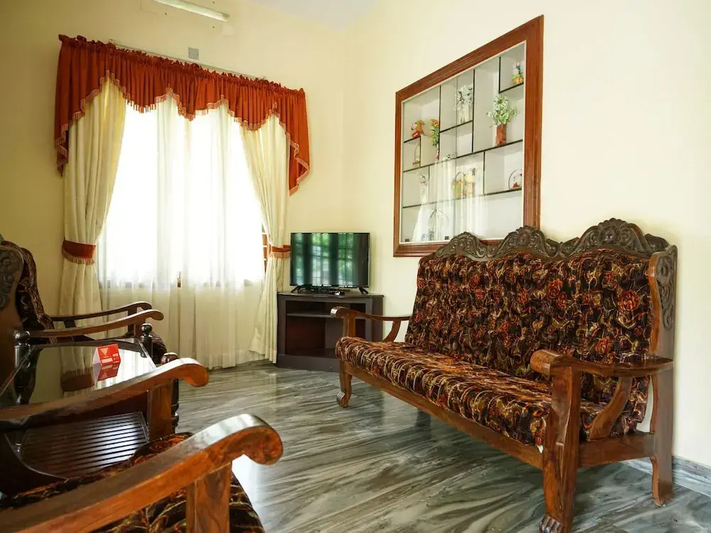 OYO 14172 Home Green View Ernakulam Medical Centre