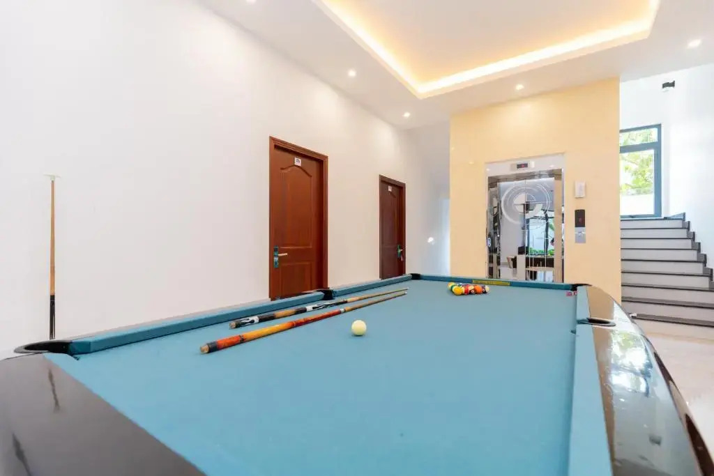 Palm Villa 34 ( Luxury Villa with 17 bed room, karaoke & bida inside)