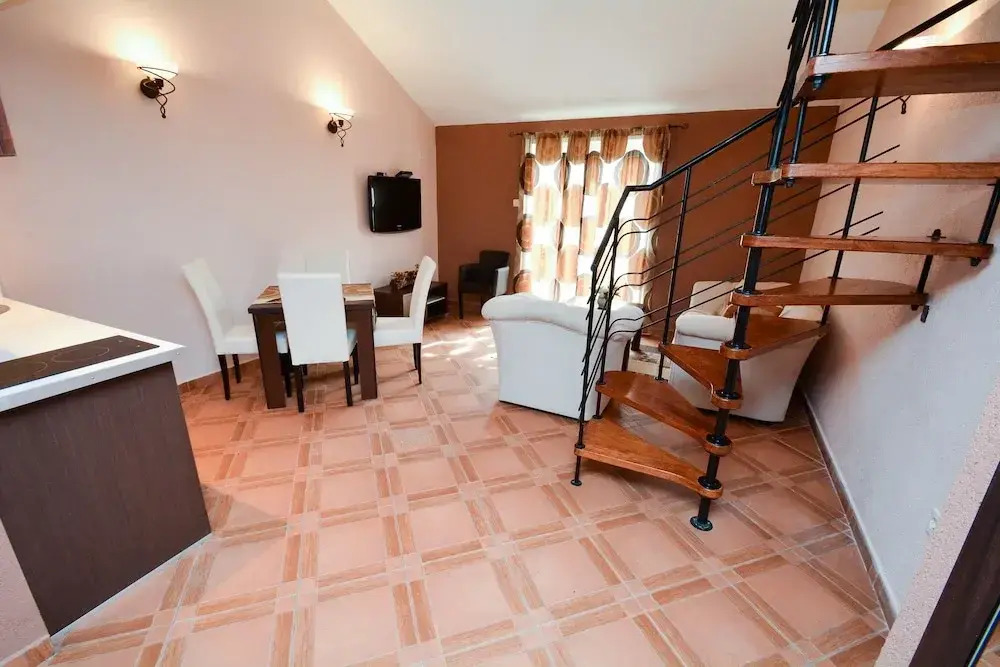 Apartments House 91