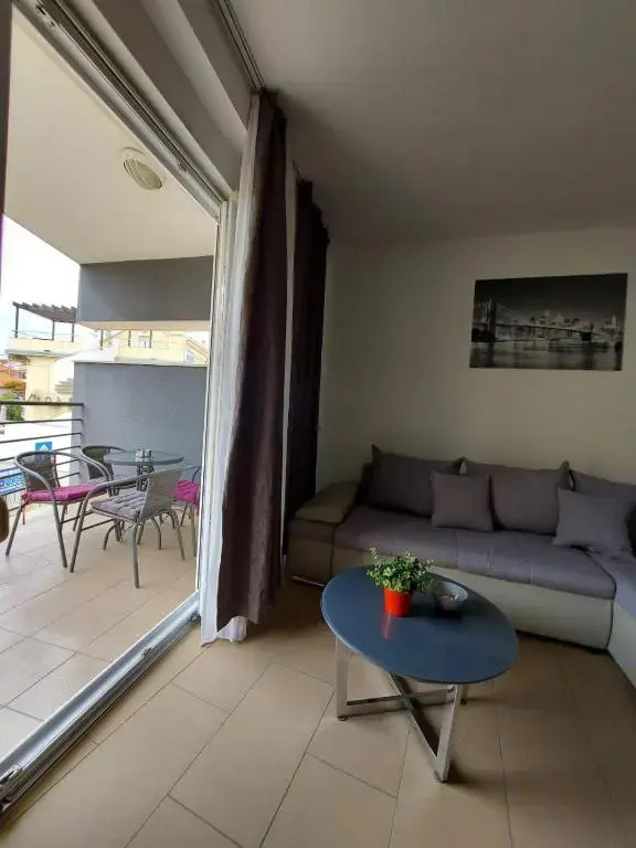 Luciano Apartment