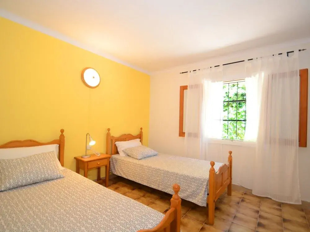 Villa Can Pau, pool and garden close to the beach