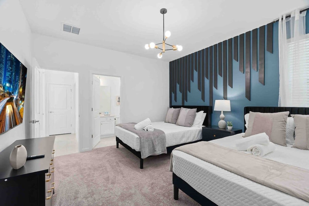 Super Fancy- 15bdr 17bas Huge 7 000sqft Home