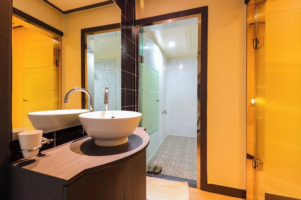 Osan J Hotel