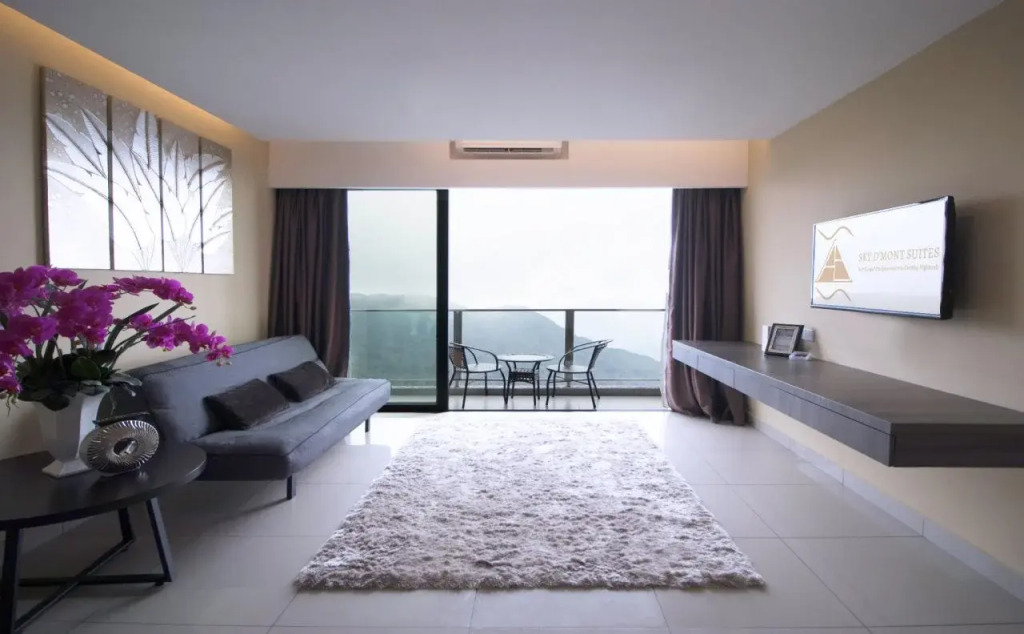 Sky DMont Suites