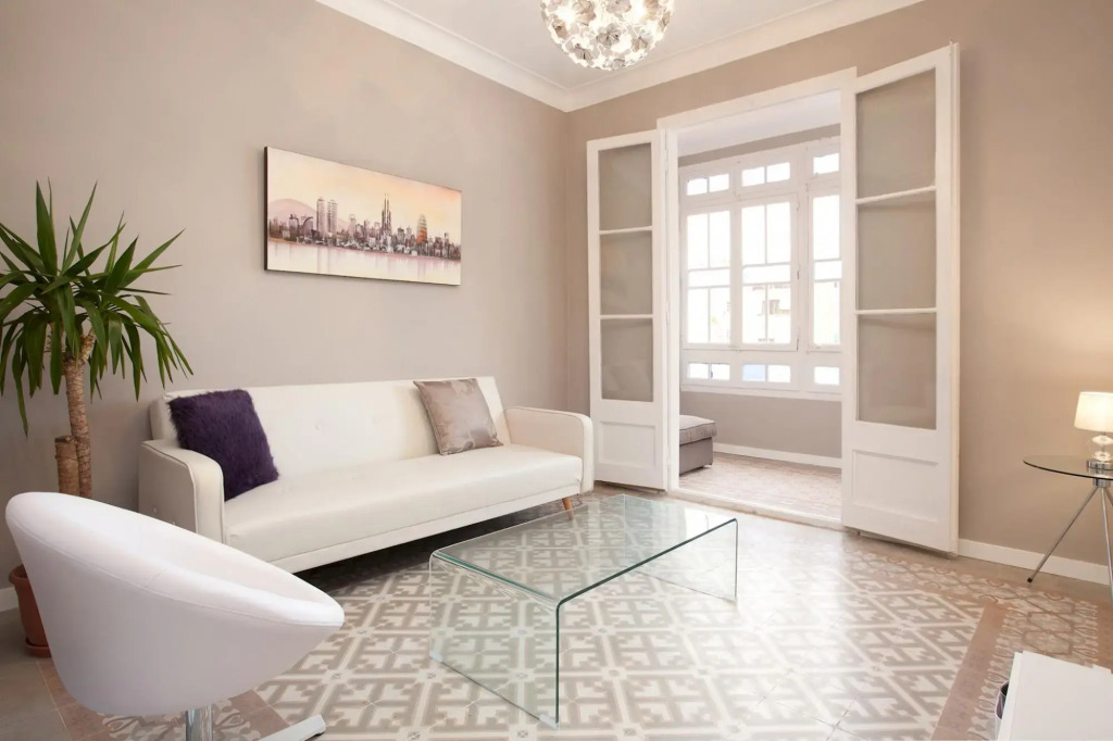 SOFIA 2 · Sofia's Gallery · Charming apartment in a real Barcelona surrounding