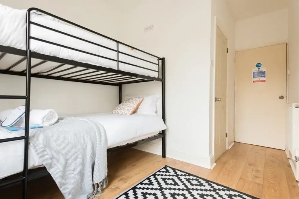 The Hive House - Large Light-flooded 6bdr Townhouse - Sleeps 13