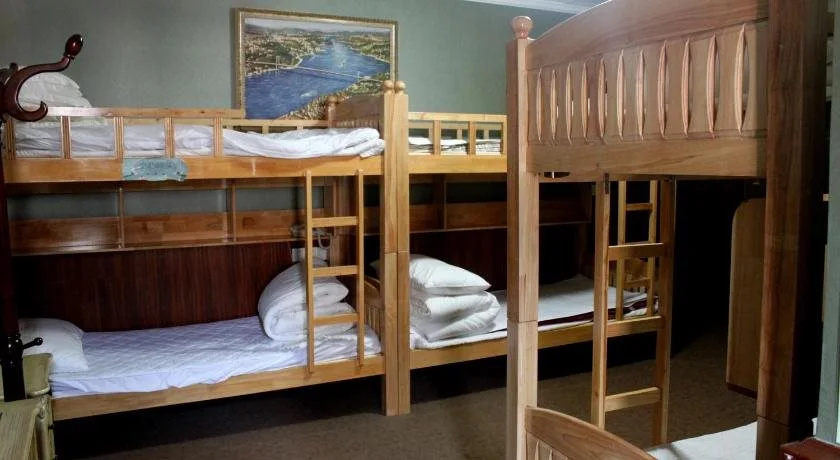 Canal International Youth Hostel