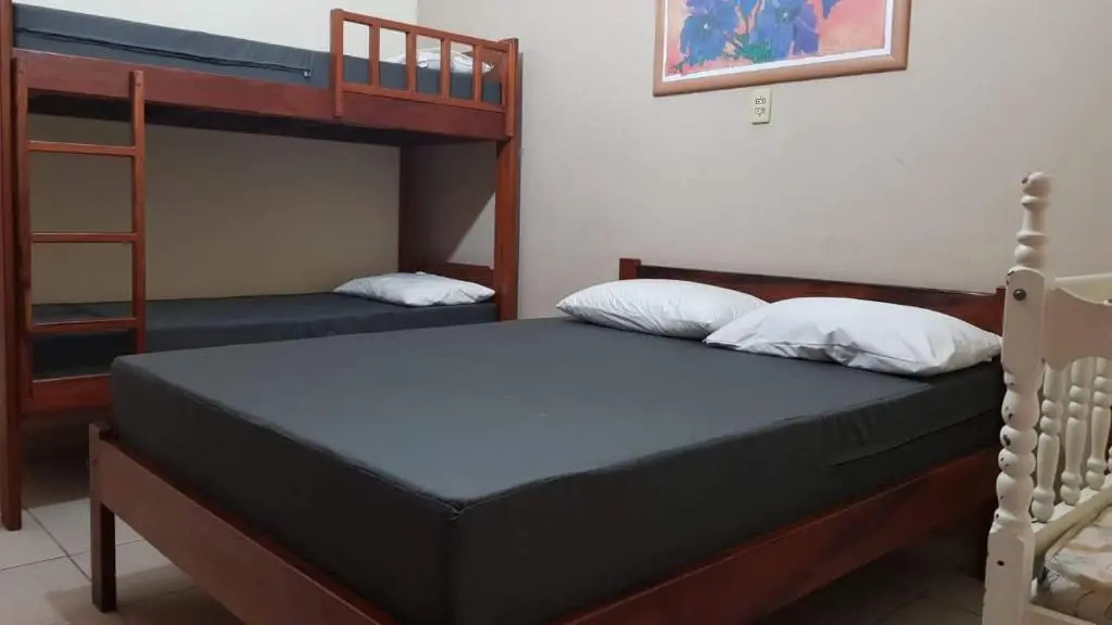 Casa espaçosa a 100m da praia Perequê Açu