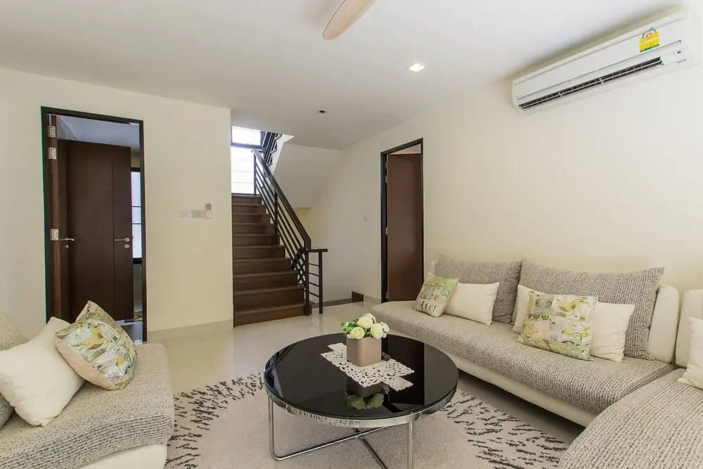 4 Bdr Villa with Cinema in Laguna 800m to Beach