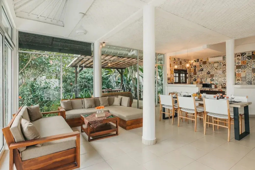 Villa Palm Tree