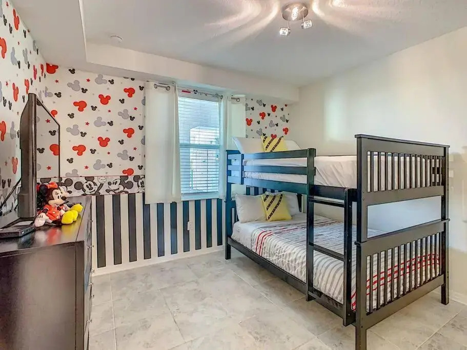 Last minute deal! Brand New 2bed apt near Disney