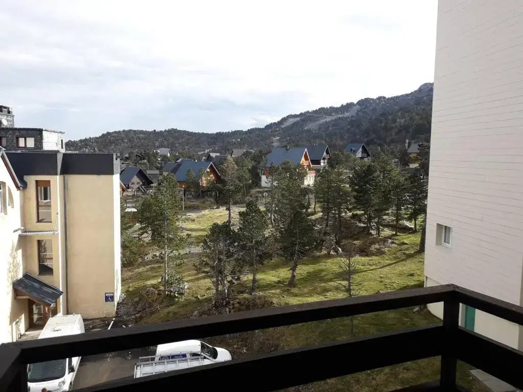 Appartement Arette, 1 pièce, 6 personnes - FR-1-602-77