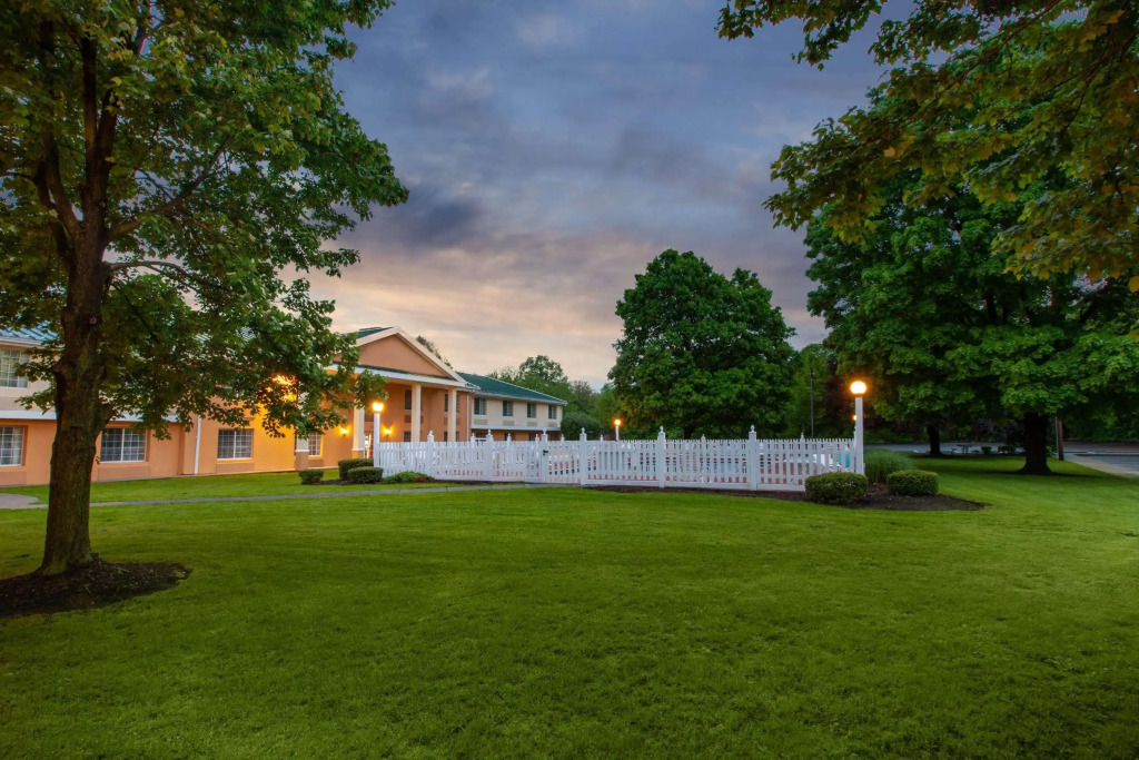 Baymont by Wyndham Harrisburg