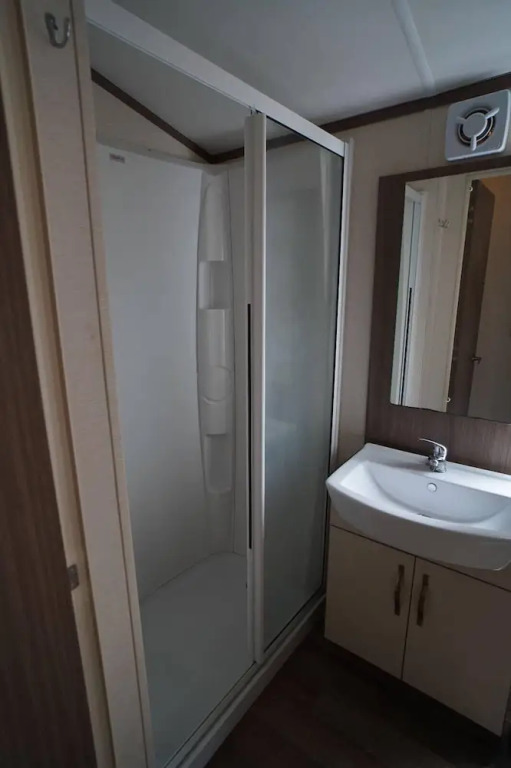 Pets Stay Free 8 Berth lux van Heacham Beach