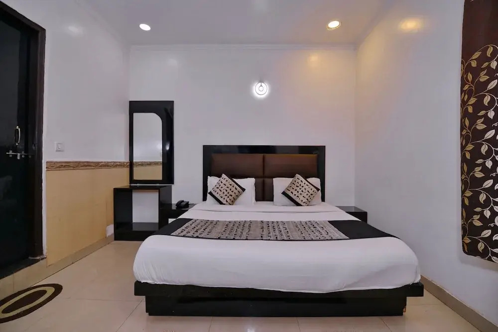 Hotel Blue Pearl Noida