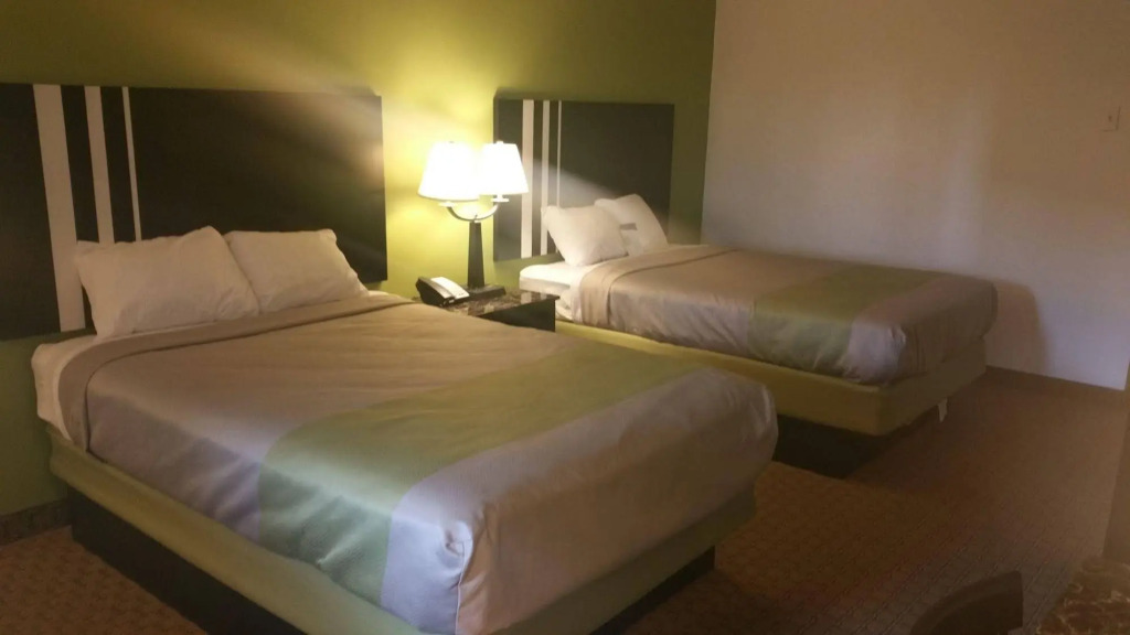 Travelodge by Wyndham LaFayette