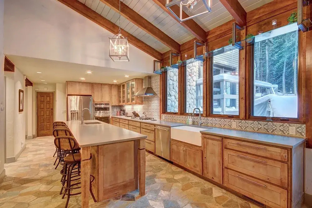 Creekside Chateau 6 Bedroom Home by RedAwning