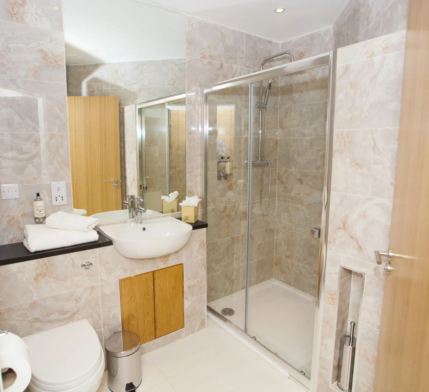 Royal Athenaeum Suites